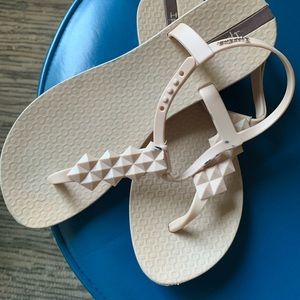 Ipanema thong sandals